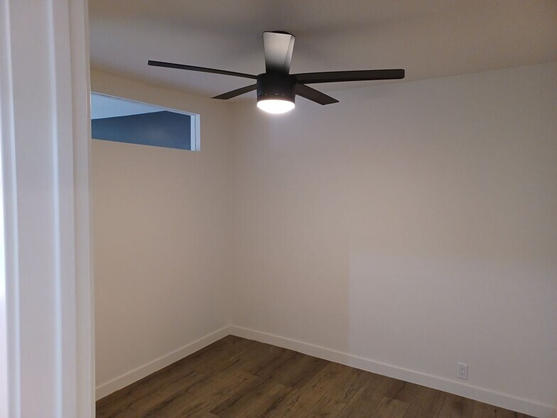 Building Photo - 7347 Haskell Ave