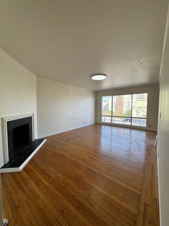 Building Photo - 509 44th Ave