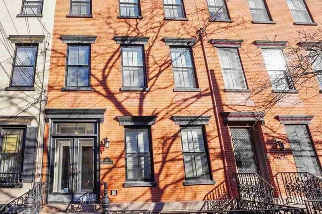 Building Photo - 625 Bloomfield St