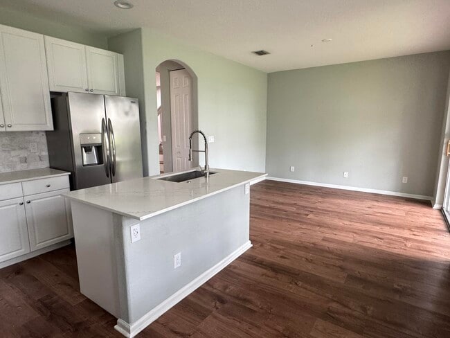 Building Photo - 4370 Legacy Ct