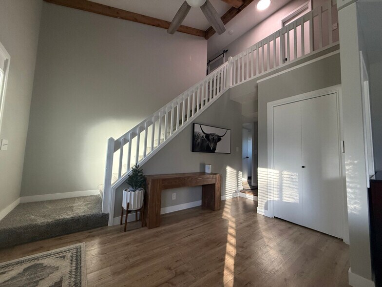 Building Photo - 2305 S 165th St