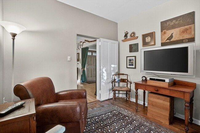 Building Photo - Quintessential Boulder Cottage in Mapleton...