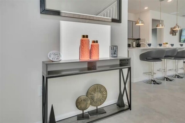 Building Photo - 7267 Oakmoss Loop