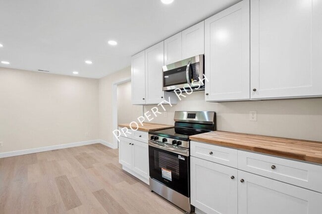 Building Photo - 321 Whitmire Cir