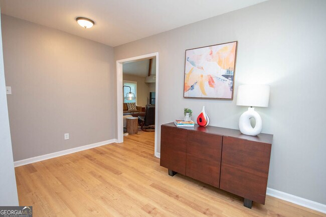 Building Photo - 103 Burnham Rise