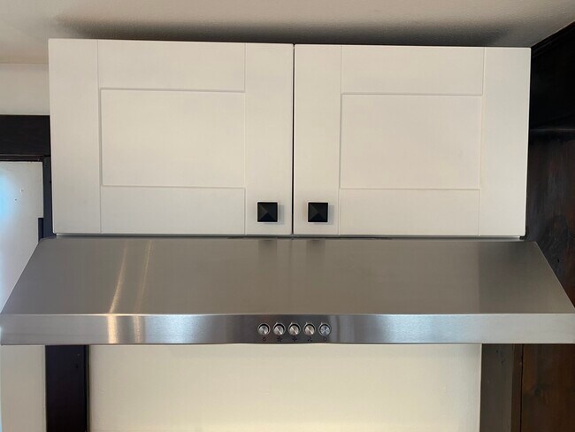 Building Photo - 54 Bridge St