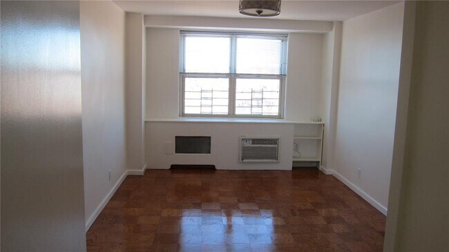 Building Photo - 35 Seacoast Terrace