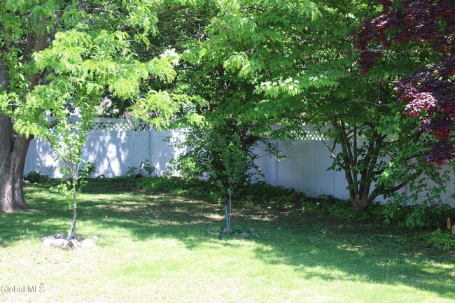Building Photo - 535 Dawson Rd