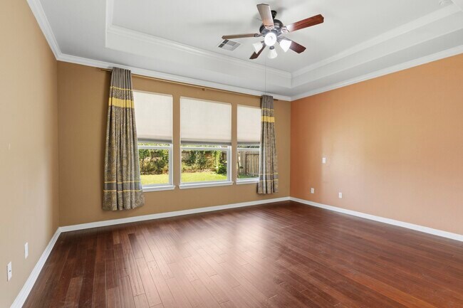 Building Photo - 25907 Foxrun Vista Dr