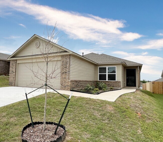 Building Photo - 9925 Blue Wing Trl