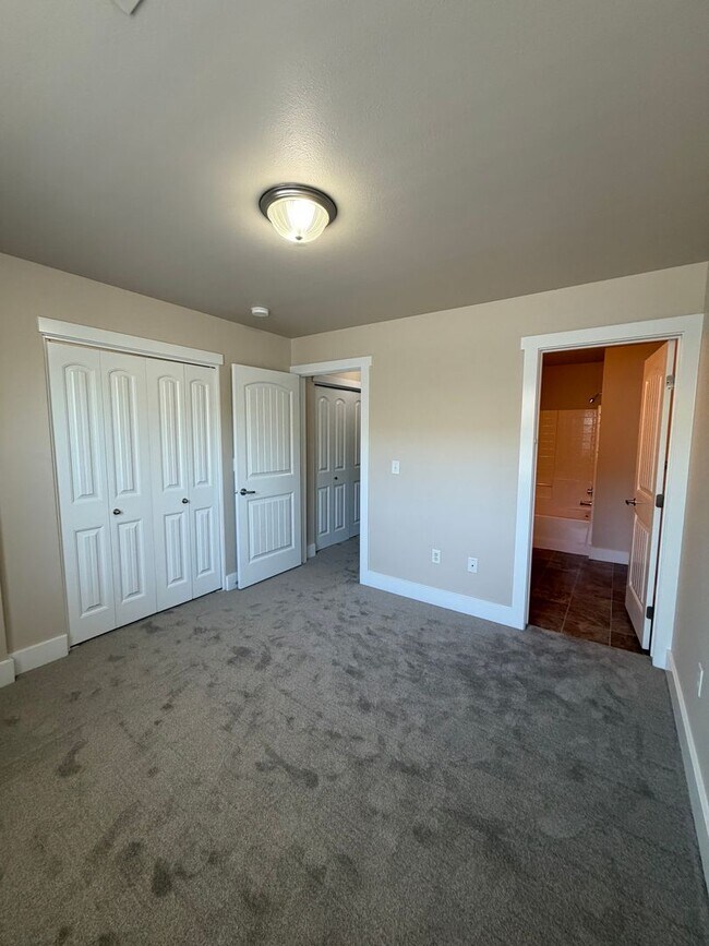 Building Photo - 9965 W Rosecroft Ct