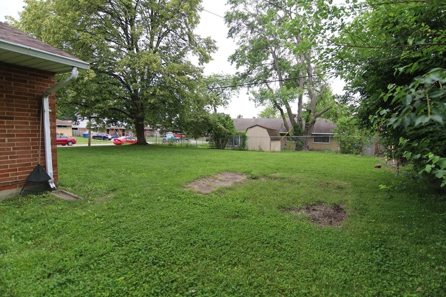 Building Photo - 5377 Flotron Dr