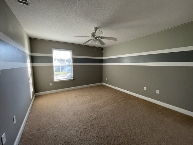 Building Photo - Home For Rent