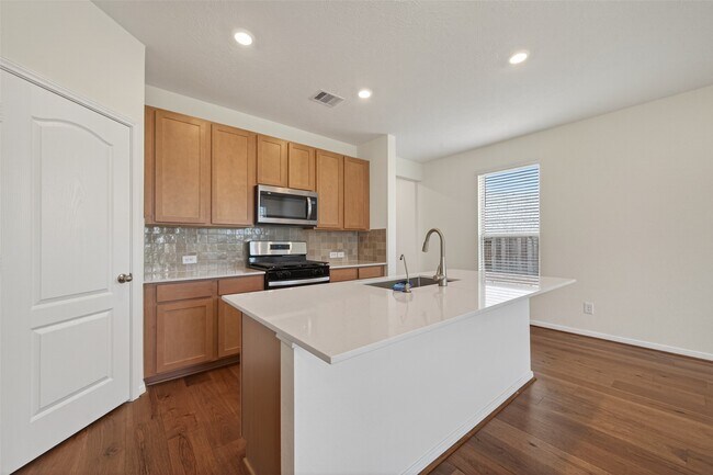 Building Photo - 8110 Shelter Bay Ln