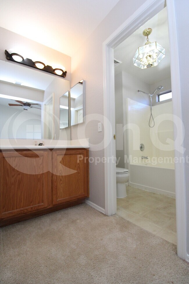 Building Photo - 30731 N Sunray Dr