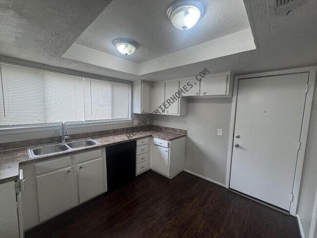 Building Photo - 23139 Lestergate Dr