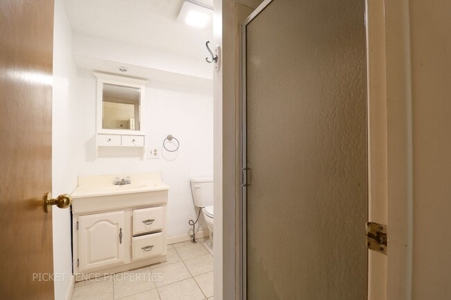 Building Photo - Charming 3-bedroom, 2-bathroom Home