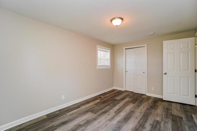 Building Photo - 357 Amesbury Dr