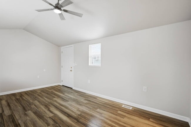 Building Photo - 22600 Middlebelt Rd