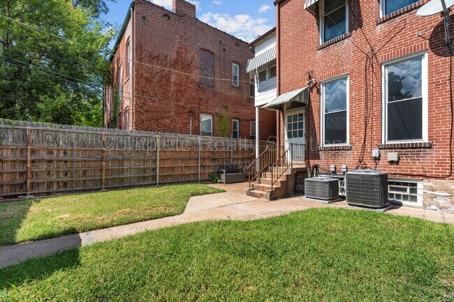 Building Photo - 2846 Wyoming St
