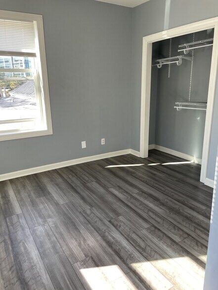 Building Photo - 8 Hagood Ave