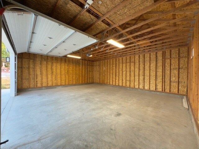 Building Photo - 4104 E 34th Ave
