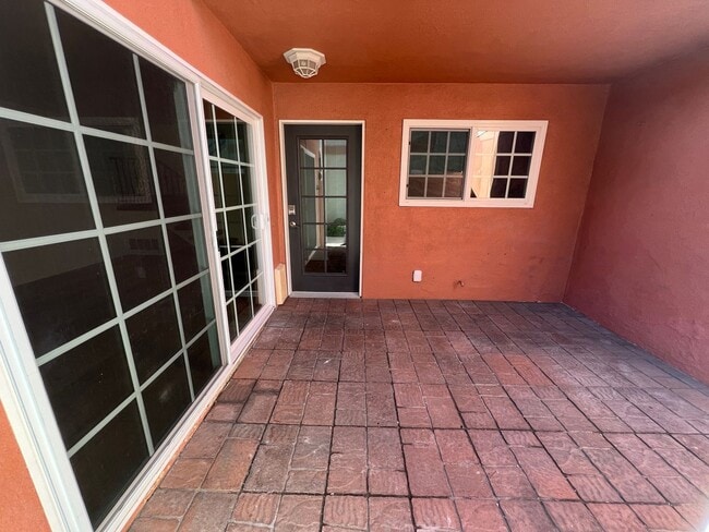 Building Photo - Charming Keys Harbor Condo 2+1.5