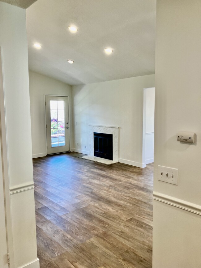 Building Photo - 2899 Thicket Pl