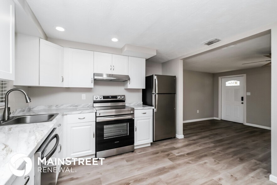 Building Photo - 7323 Cypress Dr