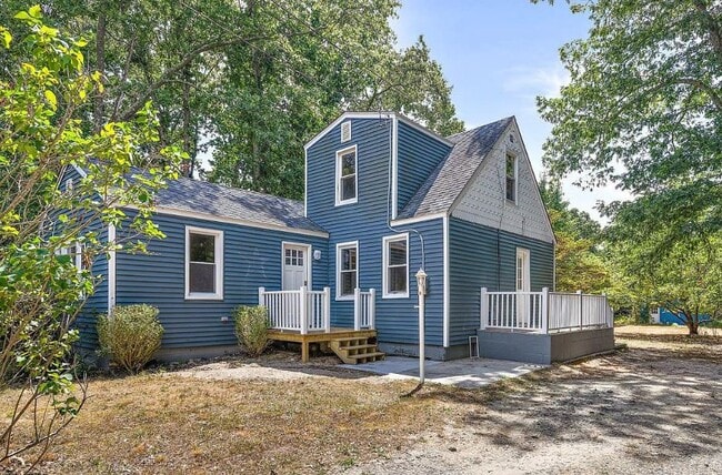 Building Photo - 107 Bayberry Ave