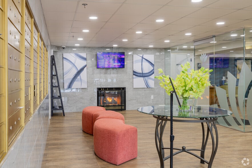 Lobby Photo - Rivers Edge Apartments