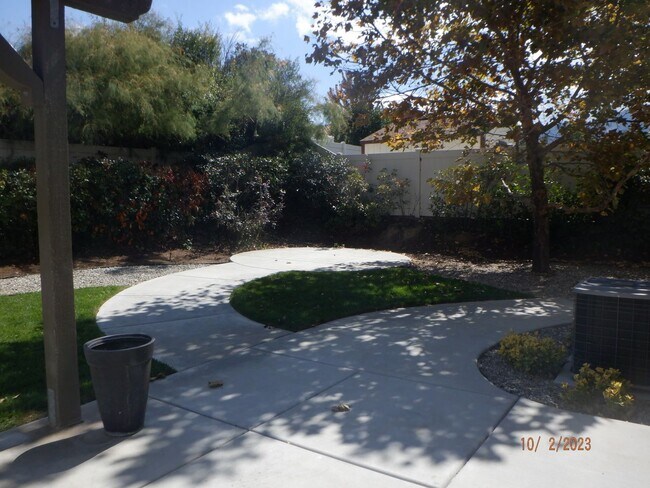 Building Photo - Located in the Heart of Tehachapi!