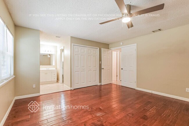 Building Photo - 9 N Aurora Dr