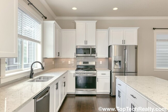 Building Photo - Lovely Beaverton Home 3BR, 2.5 BTH Great Location & A+Schools!