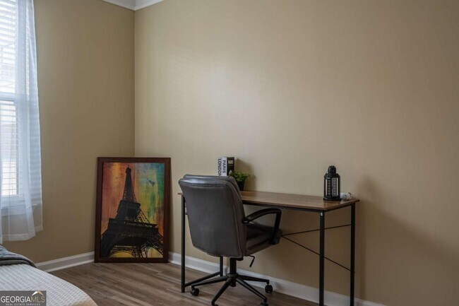 Building Photo - 400 17th St NW