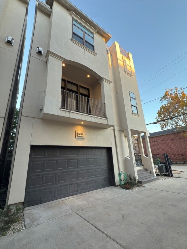 Building Photo - 5640 Larkin St