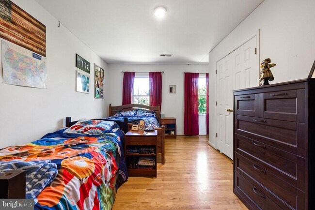 Building Photo - 4301 Mountain View Dr