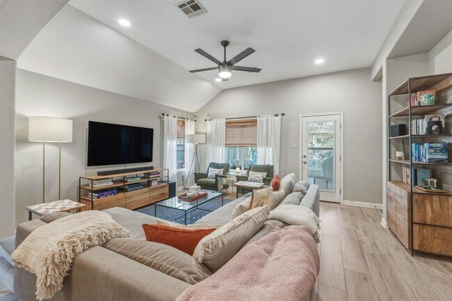 Building Photo - 10204 Wind Cave Trail