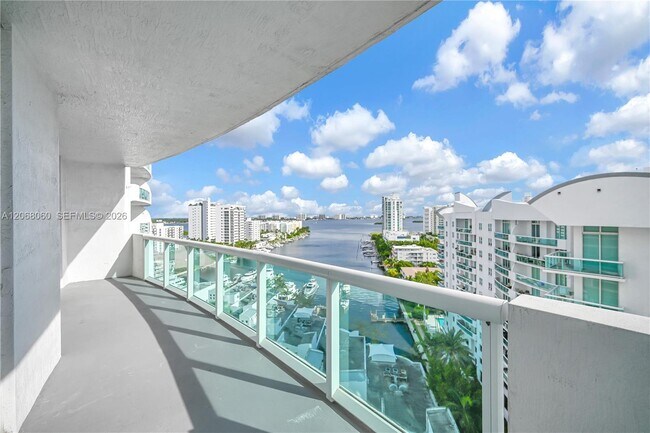 Building Photo - 7900 Harbor Island Dr