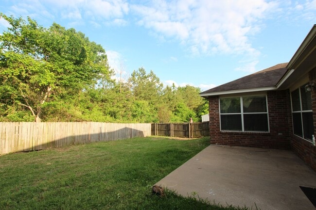 Building Photo - Coming Soon! 3 Bedroom 2 Bathroom Home in ...