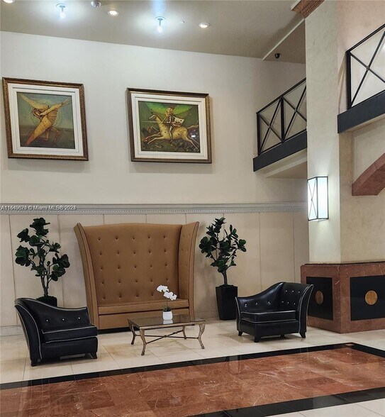 Building Photo - 555 NE 15th St