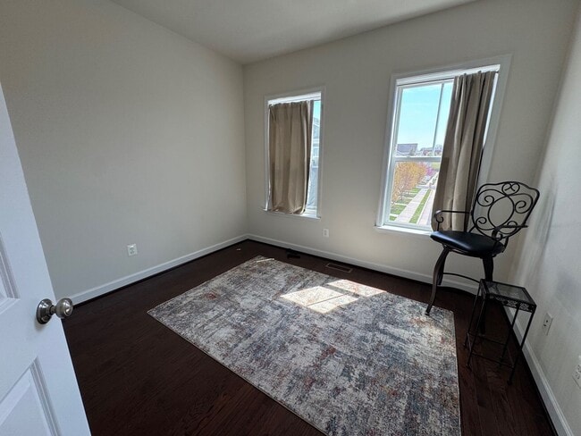 Building Photo - Preston Lake Townhouse