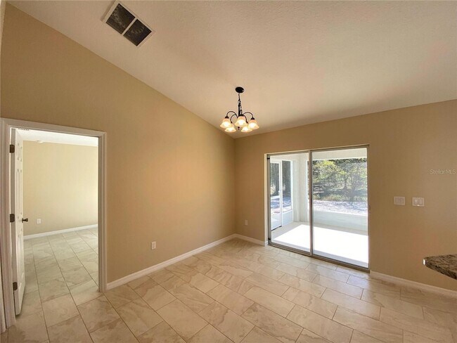 Building Photo - 572 Marion Oaks Trail