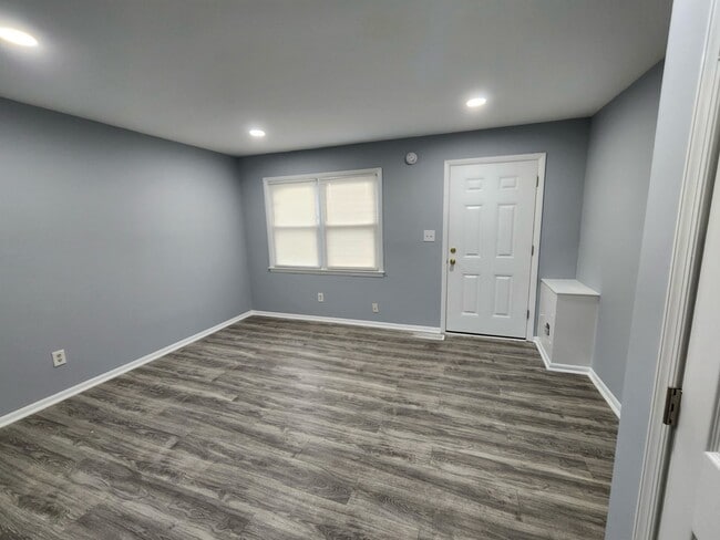 Building Photo - 3615 Mohawk Ave