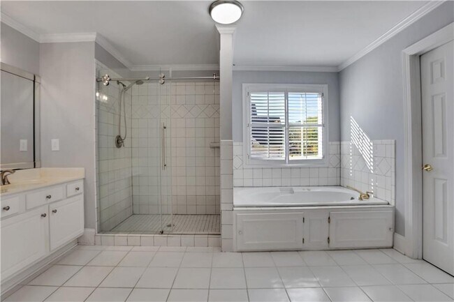 Building Photo - 127 Tara Blvd