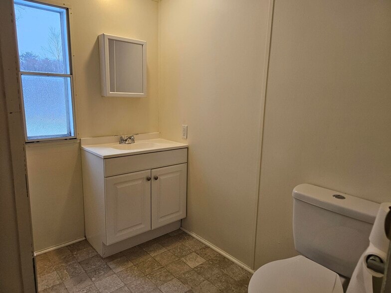 Building Photo - 16 Noble Ln