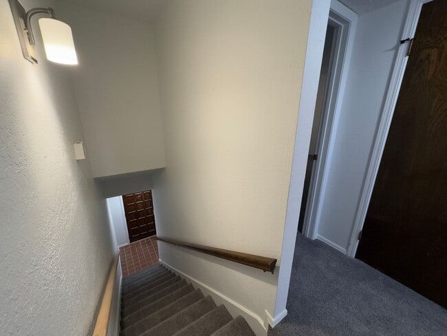 Building Photo - $500 OFF MOVE IN SPECIAL | Cozy Townhome in Quail Creek 2/2.5/2 Car Garage