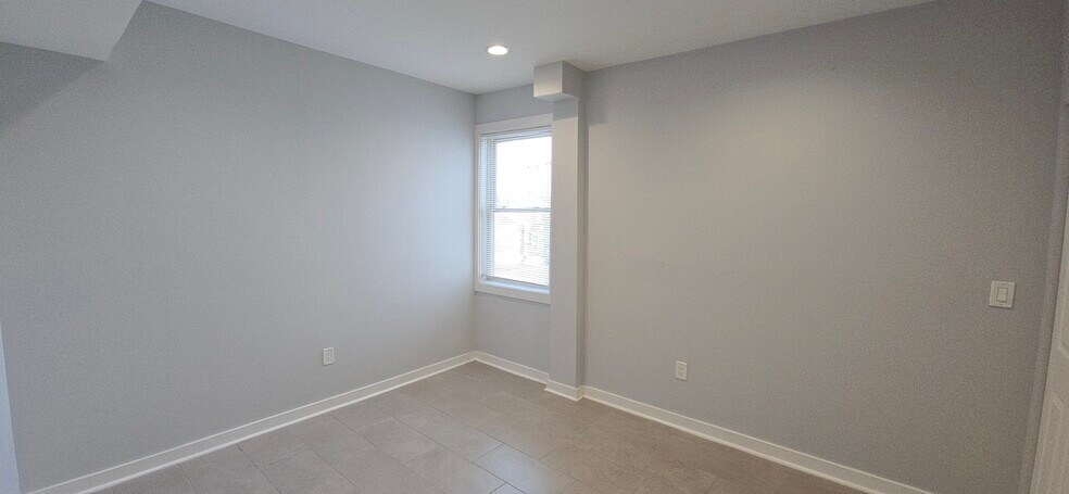 Building Photo - 603 E Girard Ave