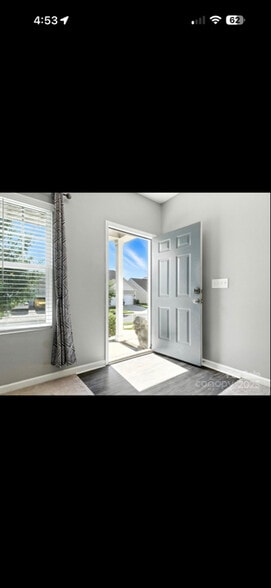 Building Photo - 940 Von Buren Blvd