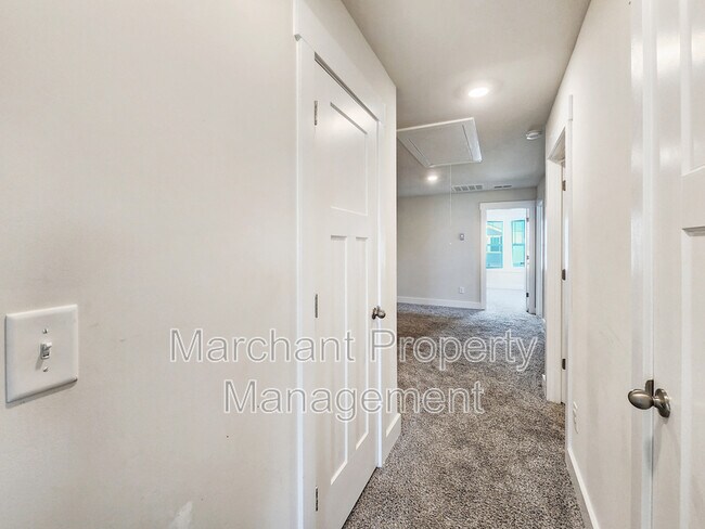 Building Photo - 130 Outback Dr